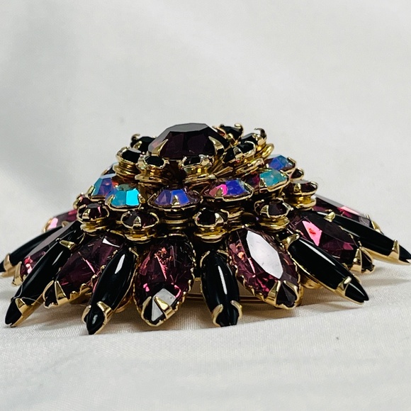 Vintage, Double Flower Set,Domed Lg.,Purple/Pink Brooch/Earrings. - Picture 2 of 7